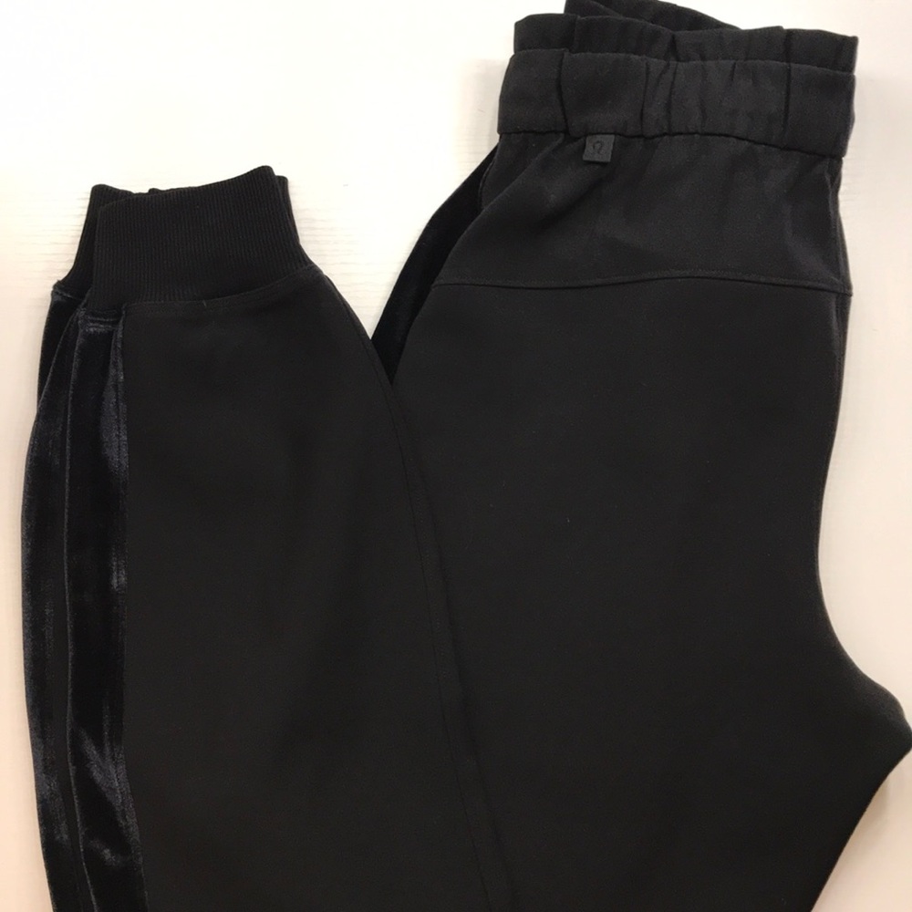 lululemon On the Fly Woven Joggers *Velour Stripe*
